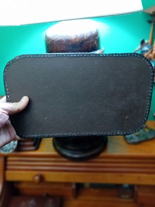 Escribana de piel y madera antigua