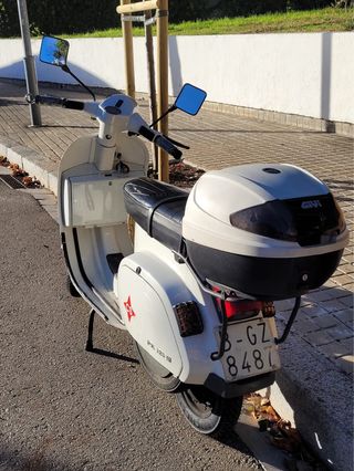 moto vespa 125.ITV y seguro vigente hasta 2026 Nov