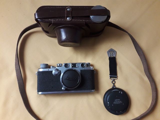 Cámara de fotos LEICA IIIc antigua