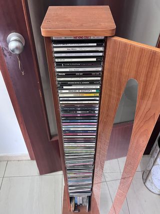 mueble con CD
