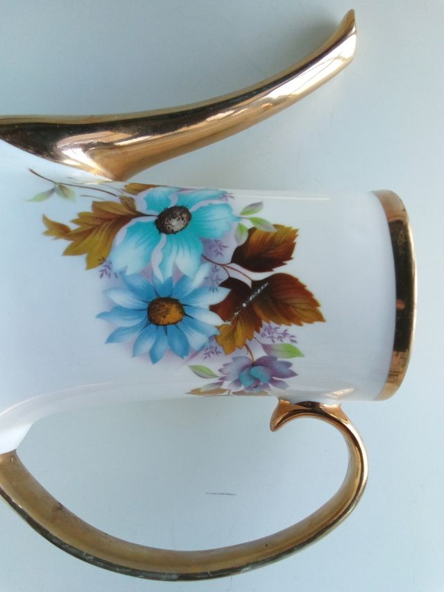 Vaso in porcellana spagnola antica, fiore in ceramica