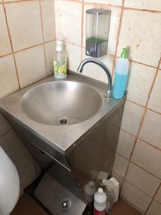 Lavamanos columna de inox.