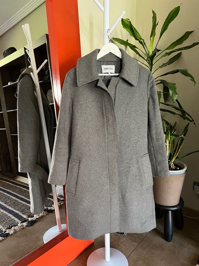 Abrigo oversize gris. Bimba y Lola. Oportunidad