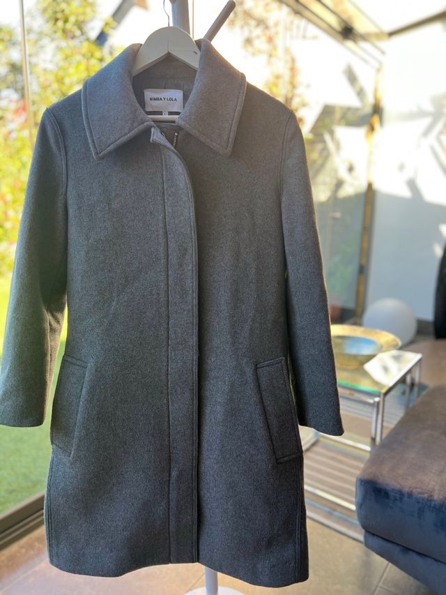 Abrigo oversize gris. Bimba y Lola. Oportunidad