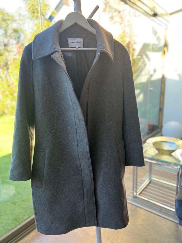 Abrigo oversize gris. Bimba y Lola. Oportunidad