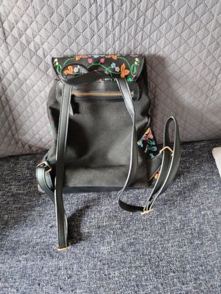 Mochila con apertura tipo Judá o saco, como nueva.