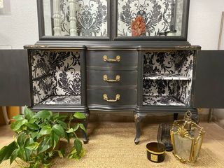 Vitrina restaurada de los años 50