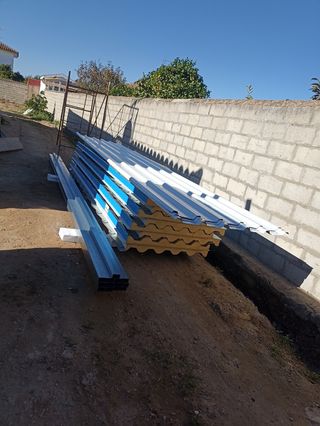 VENTA DE PANELES SÁNDWICH TUBOS.