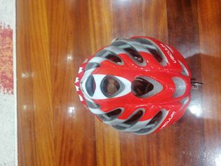 Casco CATLIKE