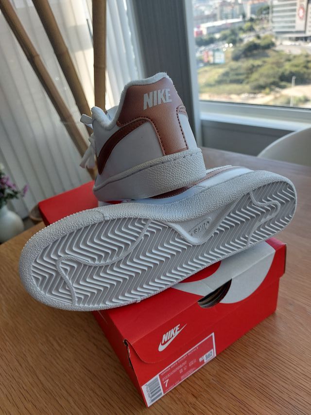 T38 Nike Nuevos Court Royale