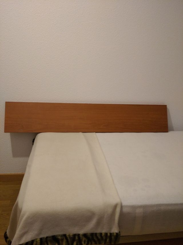 Estanteria de madera de 135 cm larga