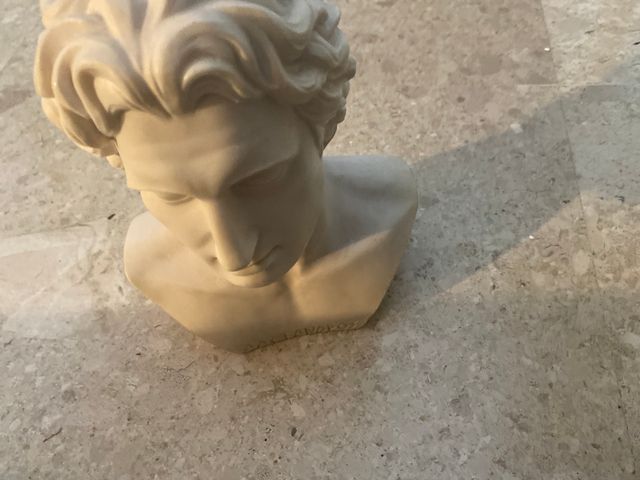 Busto de Alejandro Magno fabricado en Grecia