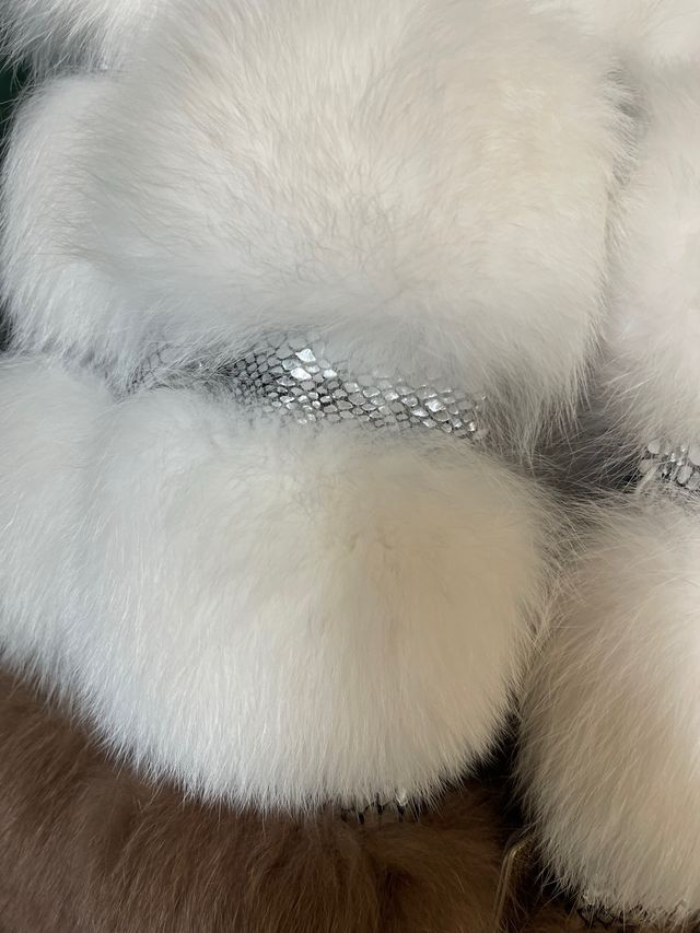 Abrigo de zorro nuevo