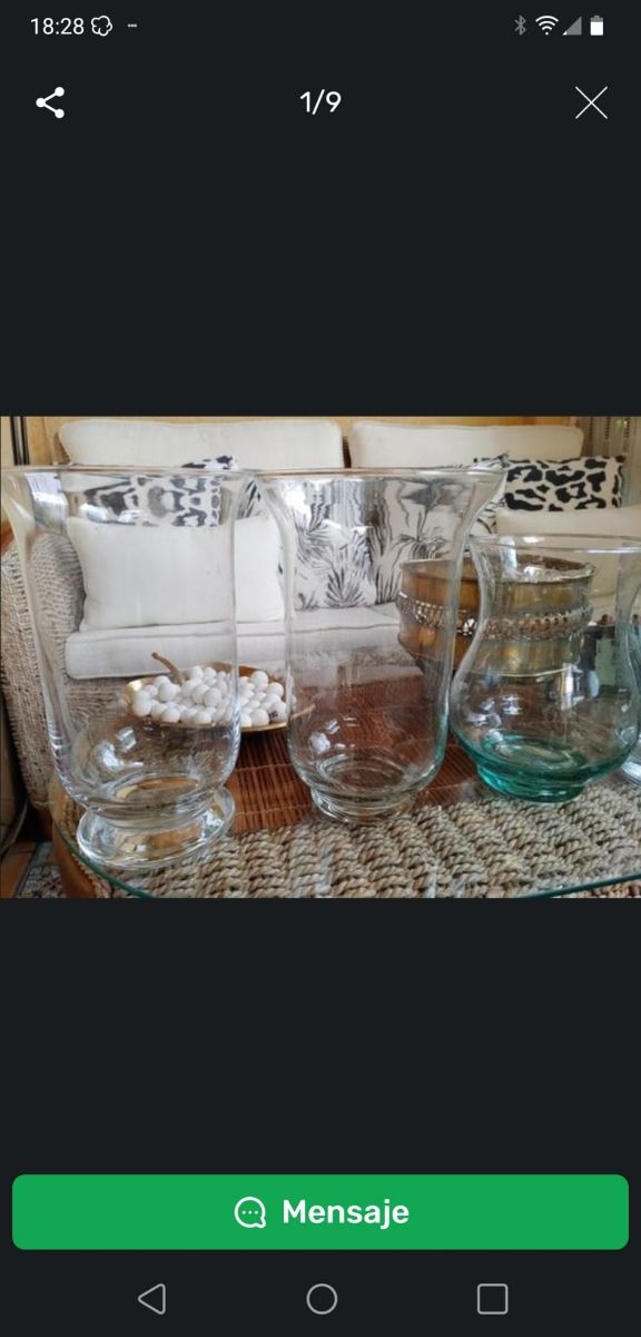 Adornos de vidrio de varios tamaños