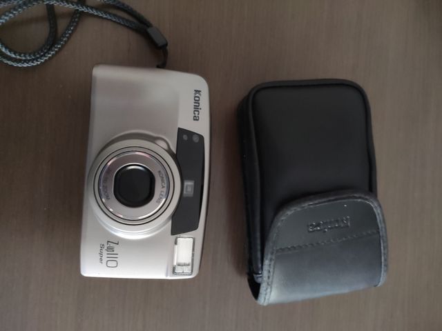 Cámara de fotos konica z up 110