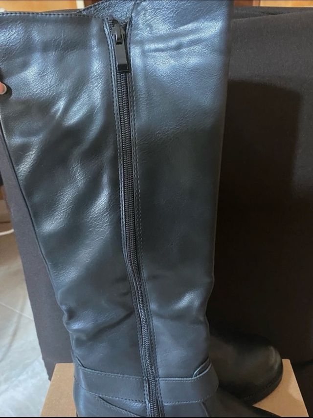 stivali lunghi con fibia