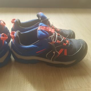 Botas montaña talla 34 waterproof