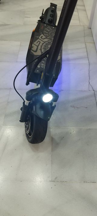 Taller de patinetes electrónicos