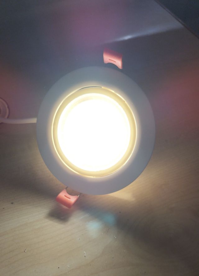 8 Focos LED 9W Direccionable, luz calida