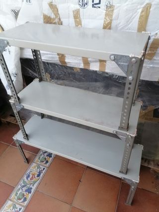 3 ripiani in metallo
