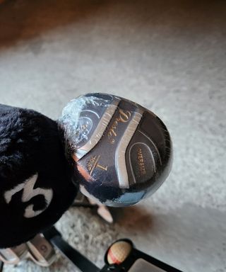 Sacca più carrello più mazze da golf