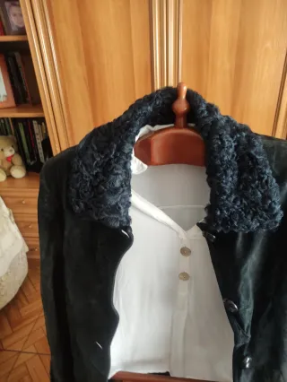 Chaqueta de piel ante  marino con cuello astracán