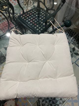 Mesa y sillas