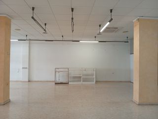 Se alquila local o se vende