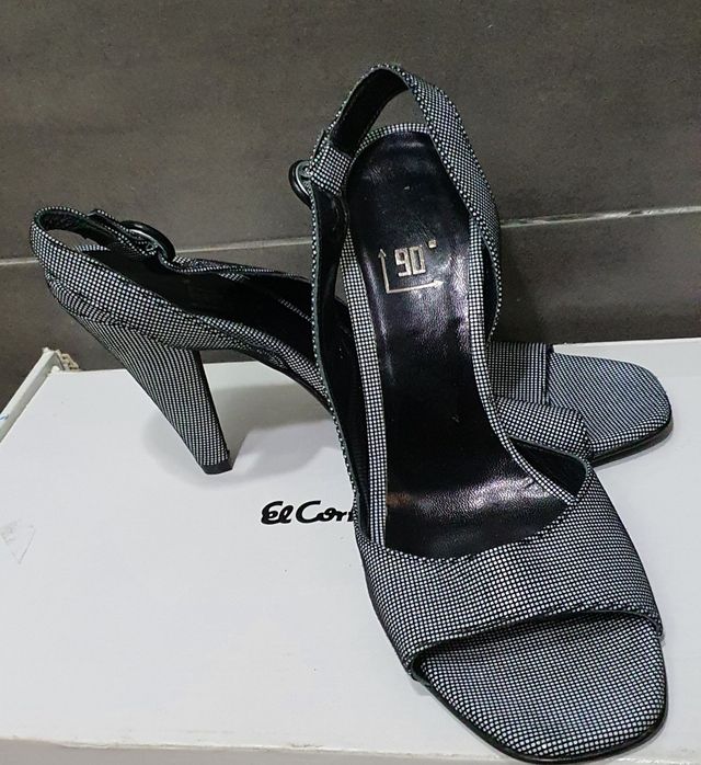 Son rayas en piel grabada