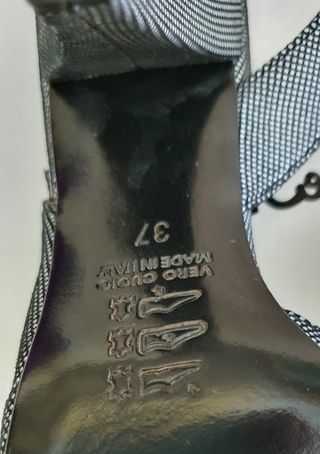 Son rayas en piel grabada
