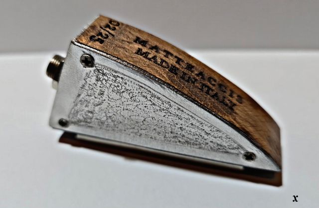 Microfono magnetico per armonica a bocca. .