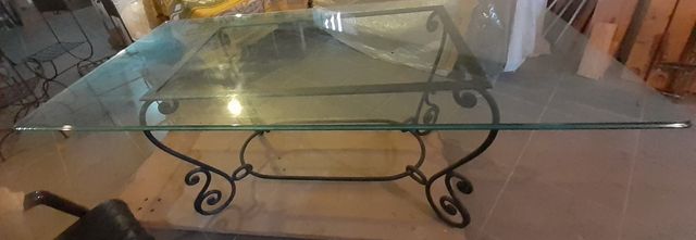 Mesa Comedor, Pie de Forja y Sobre de Cristal