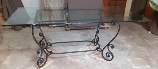 Mesa Comedor, Pie de Forja y Sobre de Cristal