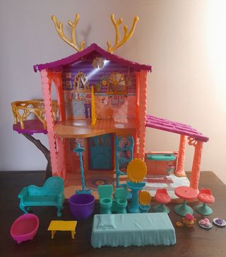 Casa Enchantimals + 6 muñecas + Cama con tocador