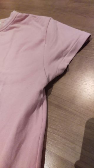 Vestido rosa con volante 
