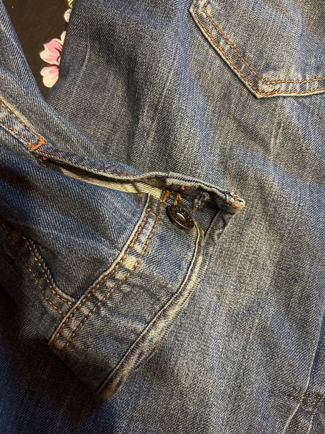 preciosa chaqueta vaquera de levis