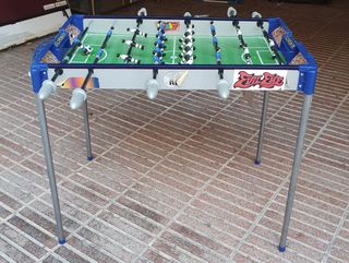 Mesa y 4 sillas comedor