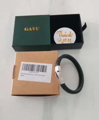 Brazalete y anillo de acero