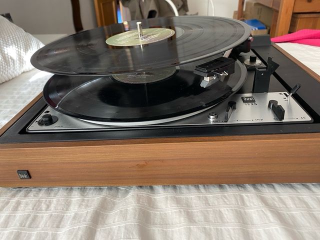 Toca Discos Retro Dual (BETTOR)