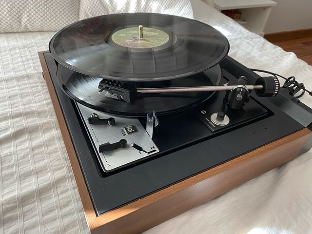 Toca Discos Retro Dual (BETTOR)