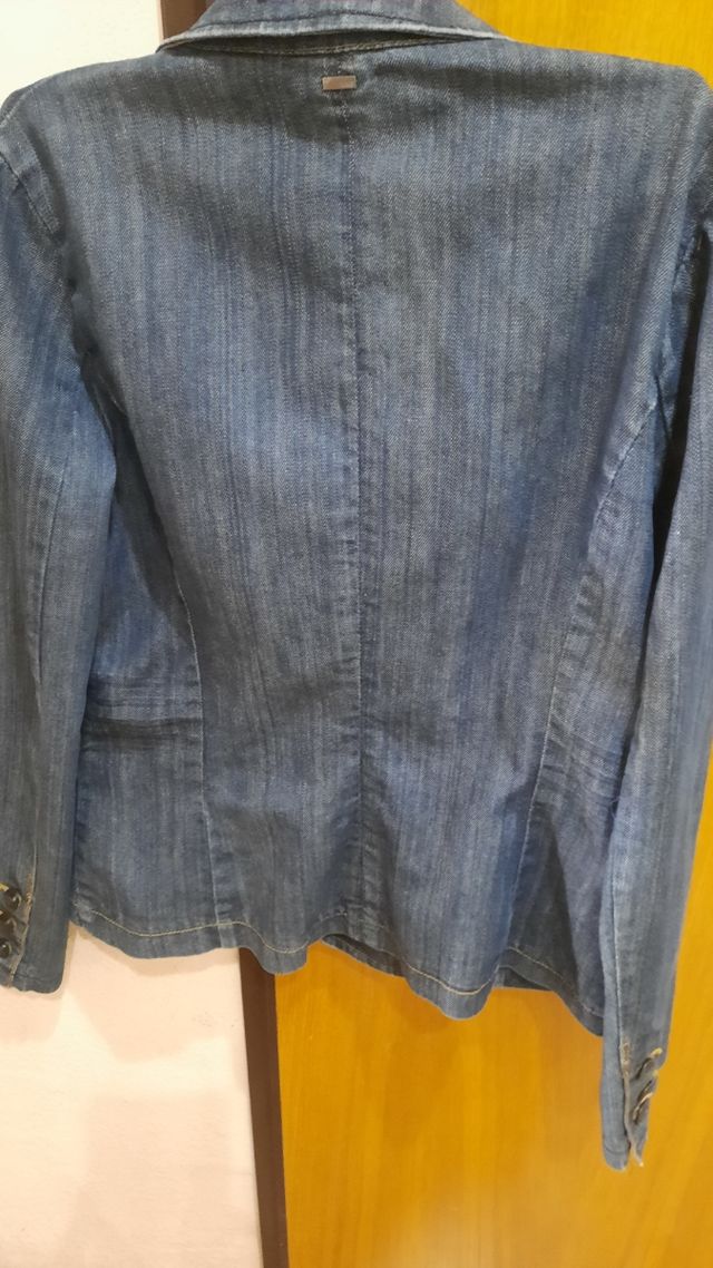 Chaqueta vaquera entallada Mango