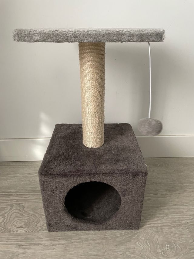 rascador con cueva para gatos