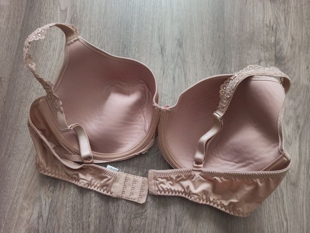 Sujetador con encaje 105E