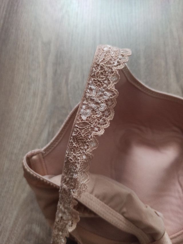 Sujetador con encaje 105E