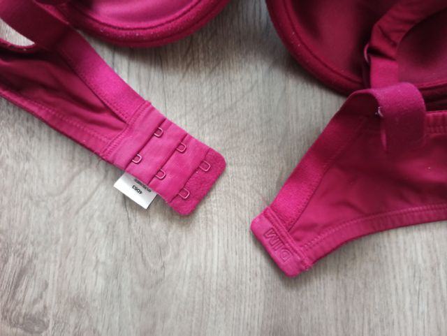 Sujetador reductor color vino 100B DIM