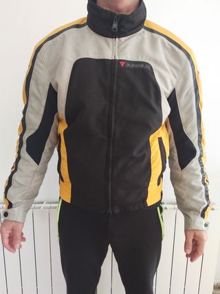 Chaqueta dainese para moto