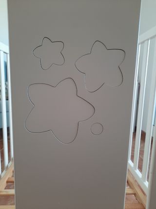 Cuna marca TRAMA, modelo estrellas.