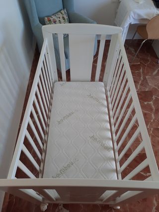 Cuna marca TRAMA, modelo estrellas.