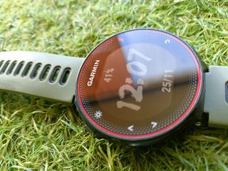 Reloj Garmin Forerunner 235