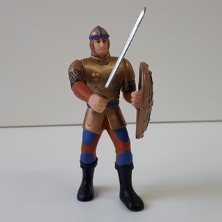 9 FIGURAS DE CABALLEROS MEDIEVALES